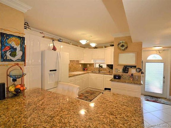 4th image of 820 S Hollybrook Dr #310 & 309