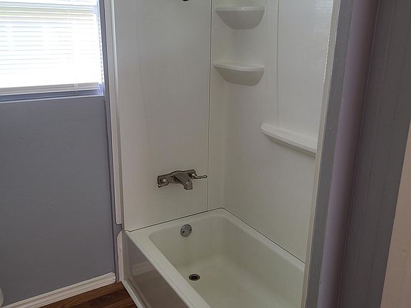 4th image of 1120 Stowe St