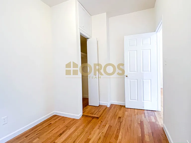 283 E 7th St #2C — Photo 8