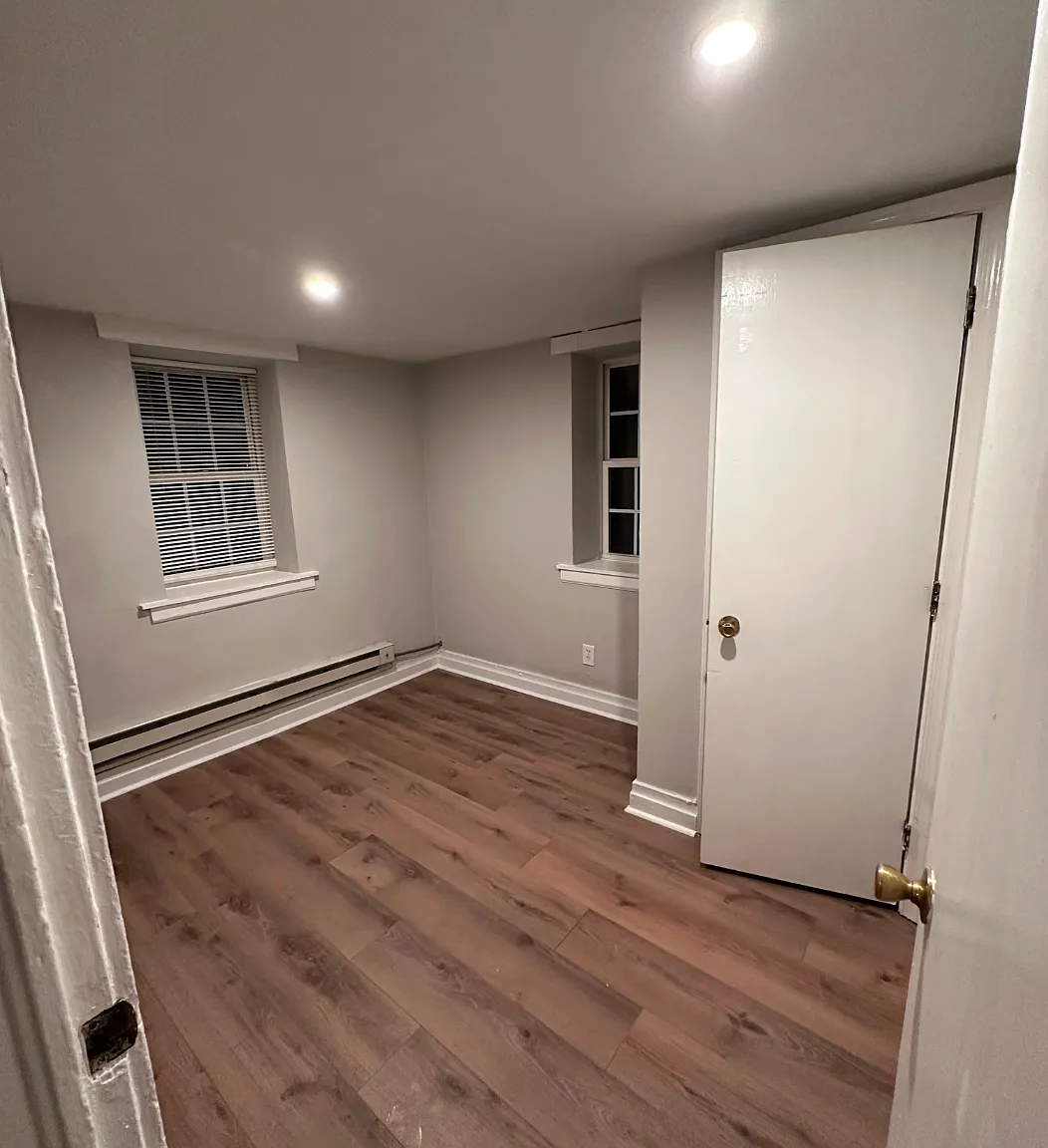 2 bed, 560 sqft, $1,300 — Photo 4
