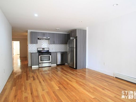 3rd image of 258 Palmetto St #1GARDEN