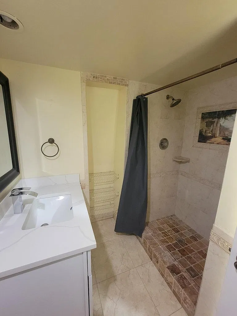 2 bed, 1236 sqft, $2,700 — Photo 2
