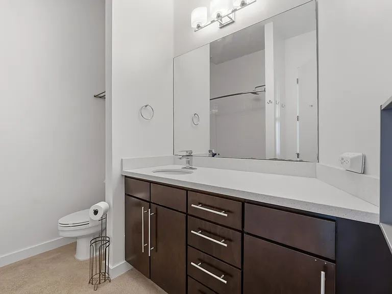 507 Sabine St #901 — Photo 18