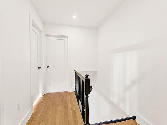5th image of 1223 E 102nd St
