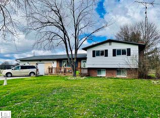 4133 N Henderson Rd, Davison, MI 48423