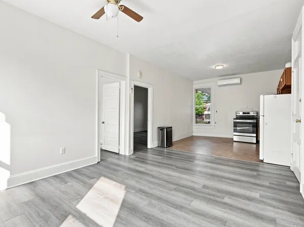 207 - 209 Locust St