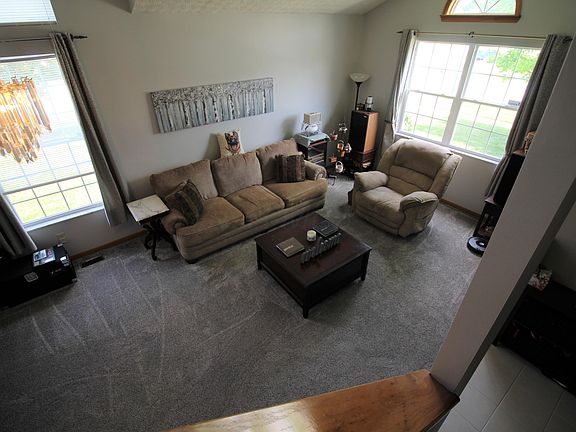 3rd image of 1039 Barclay Dr