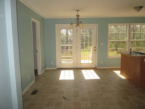 4th image of 189 Martin Ln
