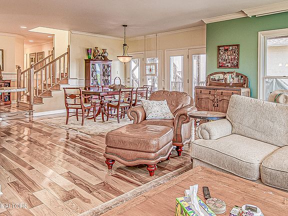 5th image of 3445 Commodore Point