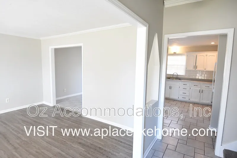 4 bed, 2.5 bath, 1780 sqft, $2,450 — Photo 3