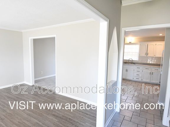 3rd image of 16604 W 142nd Cir