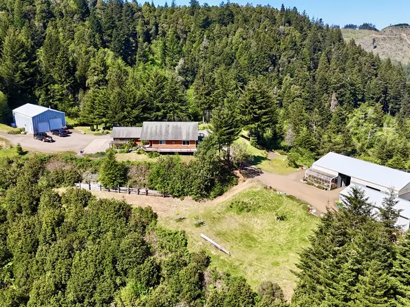 95985 McKinnon Dr, Gold Beach, OR 97444