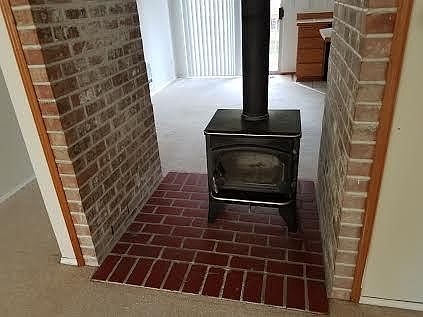 2nd image of 5724 Wisteria Ln NE