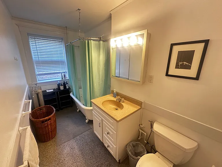 25 Fairfield St #6 — Photo 8