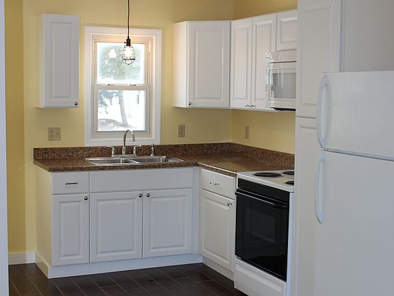 2nd image of 208 Stuerwald Ave