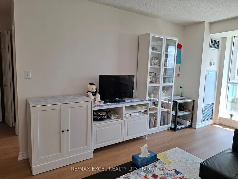 39 Pemberton Ave #902 — Photo 5