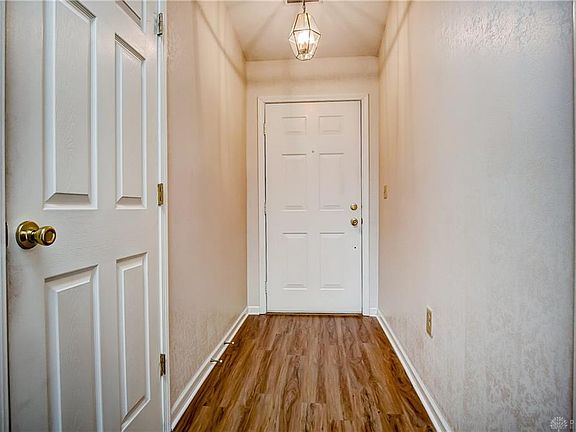 5th image of 1750 Yardley Cir