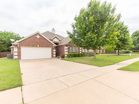 2nd image of 3008 Hideaway Dr