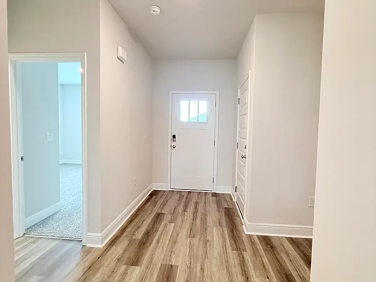 8090 Fox Hunt Dr — Photo 25