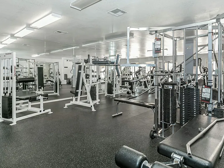 ONE MONTH FREE! APPLY FREE! VIRTUAL TOURS! — Photo 37