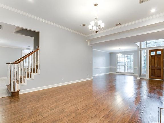 5th image of 71 Melrose Dr