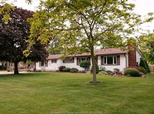1174 Heritage Rd, Kingsville, ON N9Y2E6