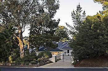 2nd image of 565 Chateau Dr
