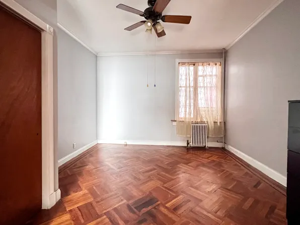 44-03 25th Avenue image 3 of 8