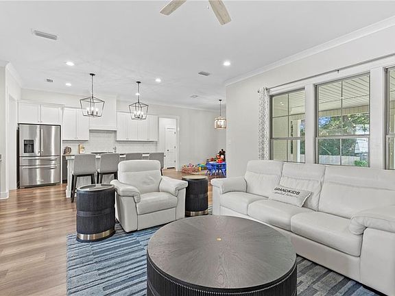 5th image of 10299 Grady Ln