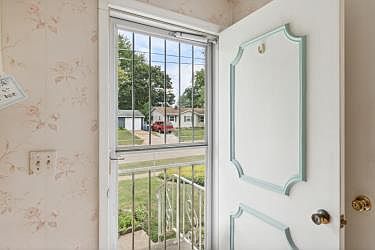4th image of 7404 Rockford St