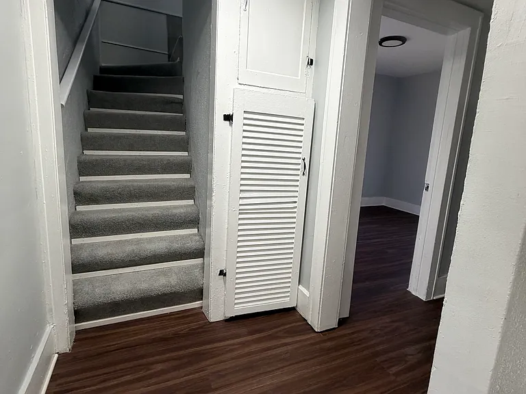 107 N Sanford St — Photo 14