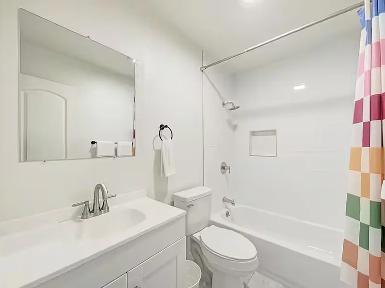 1106 W 22nd St #4 — Photo 12
