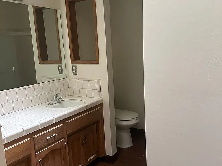 4703 W Cypress Ave — Photo 8