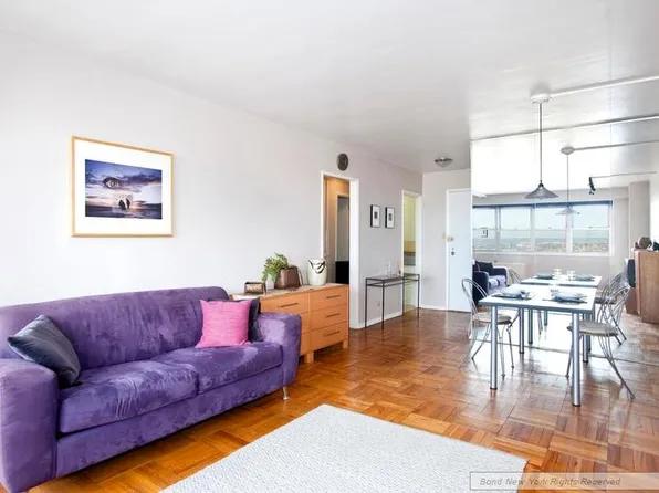 66-36 Yellowstone Boulevard image 1 of 8