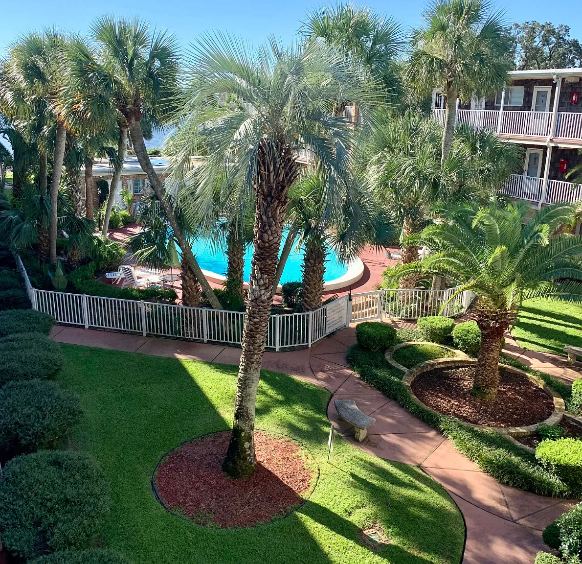 2 bed, 1.5 bath, 936 sqft, $2,000 — Photo 1