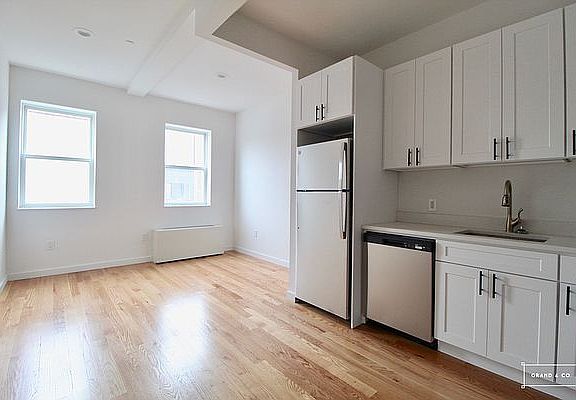 2nd image of 431 Knickerbocker Ave #2B