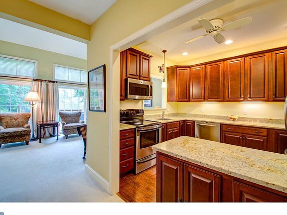 5th image of 20 Marsh Woods Ln