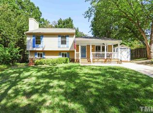 102 Willoughby Ln, Cary, NC 27513