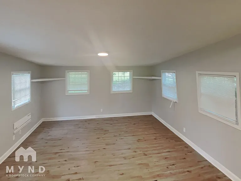 2515 Winterfield Dr — Photo 9