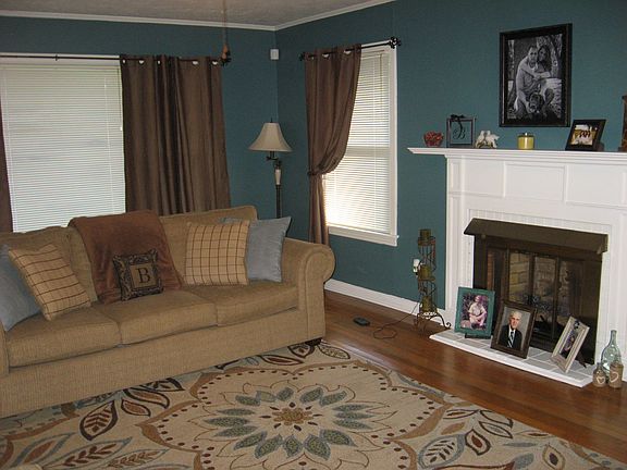3rd image of 1024 Illinois St