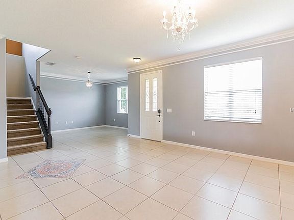 4th image of 300 Country Cottage Ln