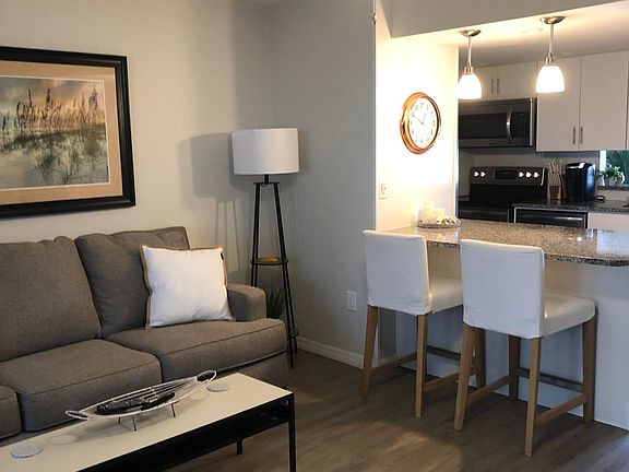 4th image of 325 Seaport Blvd #118