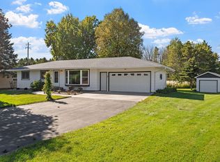 7095 Brian Dr, Centerville, MN 55038