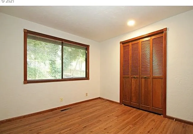 6 bed, 2.5 bath, 2292 sqft, $765 — Photo 4