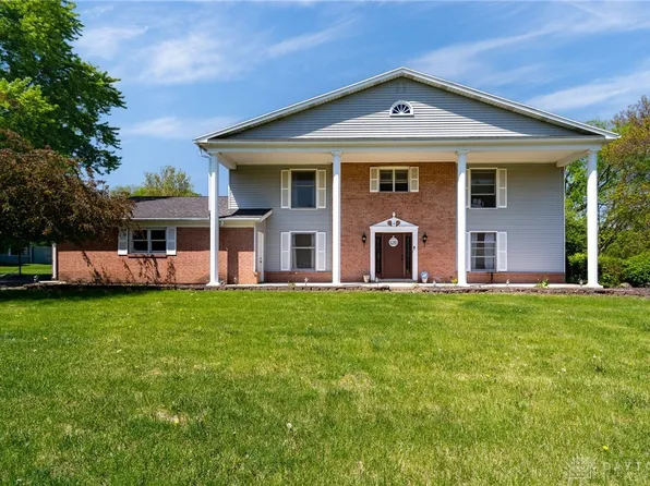 2470 Greenlawn Dr, Troy, OH 45373