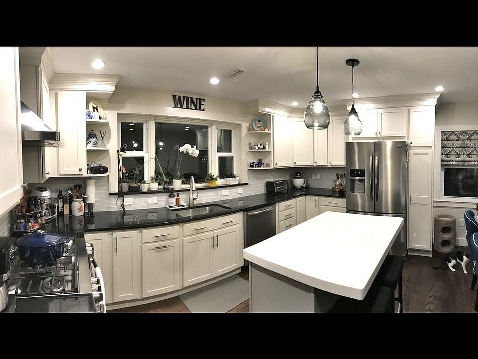2nd image of 131 Lynnfield St APT 2