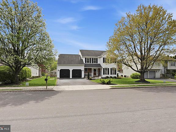 2nd image of 3 Sharon Ln
