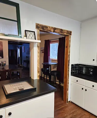 4 bed, 1.5 bath, 2700 sqft, $1,800 — Photo 3