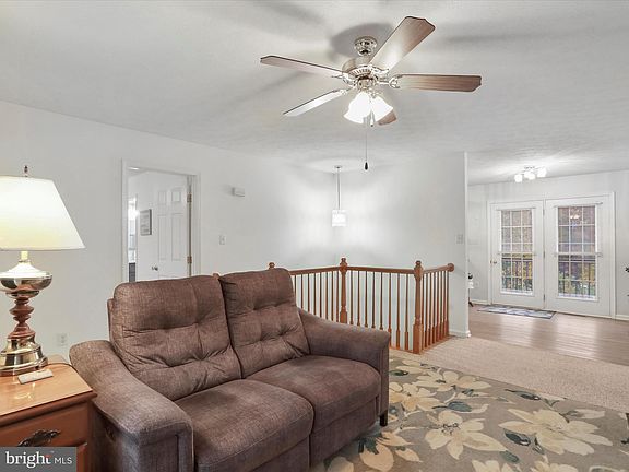 5th image of 634 Christiansen Dr