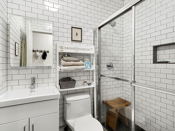 5th image of 252 E 110th St APT 2E